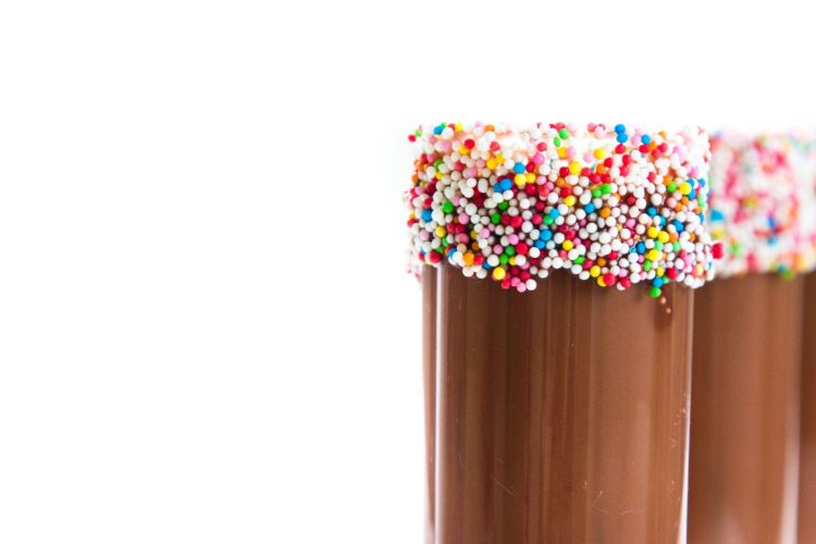 Schoko-Sahne-Likör-mit-Amaretto-Rezept-12