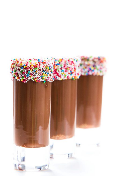 Schoko-Sahne-Likör-mit-Amaretto-Rezept-13