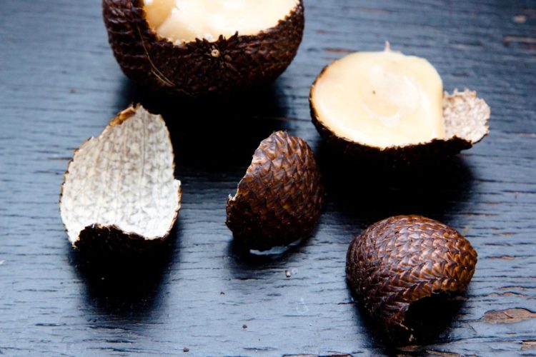 Salak-Schlangenfrucht-Exotische-Früchte-in-Thailand-18-Sorten-die-man-probieren-muss-76