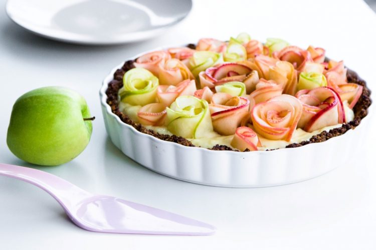 Apfelrosen-Kuchen-mit-Walnussboden-Rezept-18