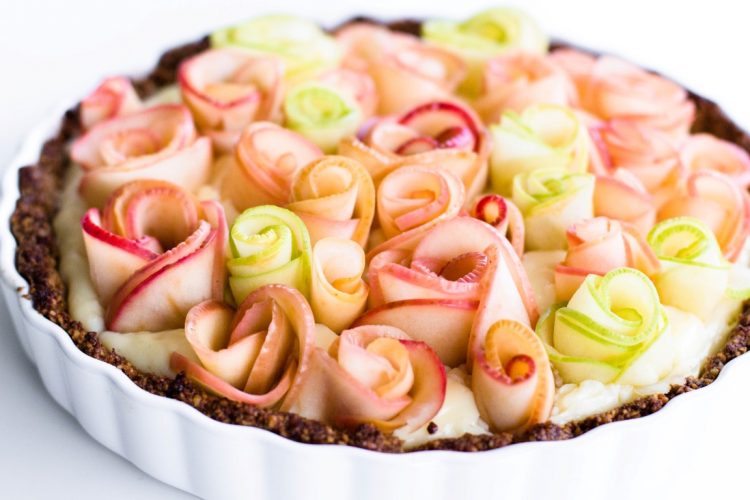 Apfelrosen-Kuchen-mit-Walnussboden-Rezept-4