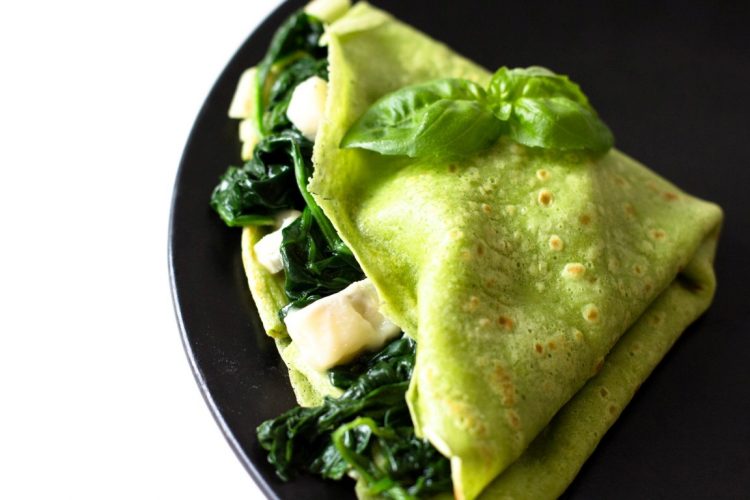 Basilikum-Grüne-Pfannkuchen-mit-Spinat und-Gorgonzolla-Rezept-13