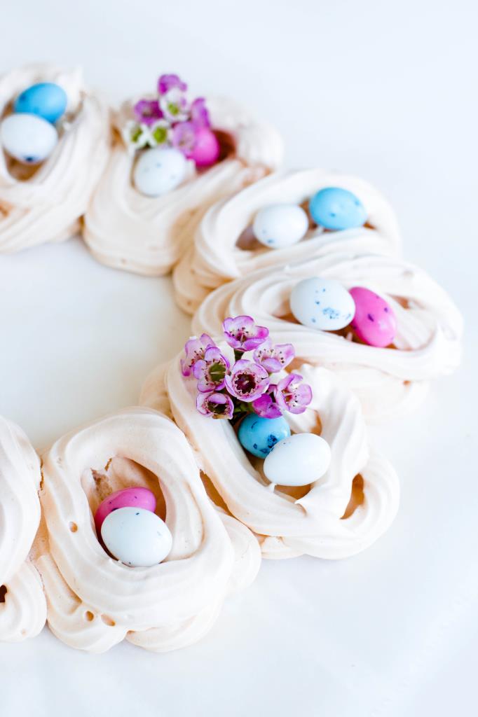 Pavlova-Osterkranz-Osterrezepte-Rezept-40