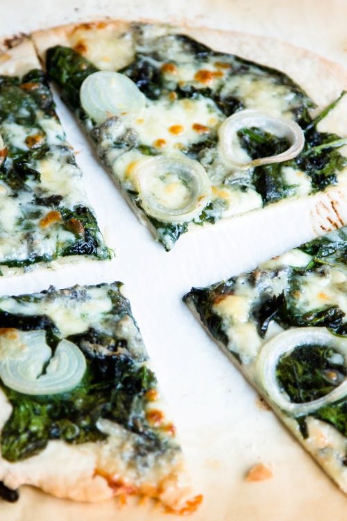 Pizza-mit-Spinat-Gorgonzola-Rezept-3