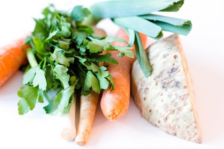 Hausgemachte-Hühnersuppe-wie-bei-Mama-Rezept-09