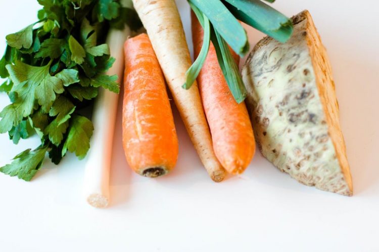 Hausgemachte-Hühnersuppe-wie-bei-Mama-Rezept-10