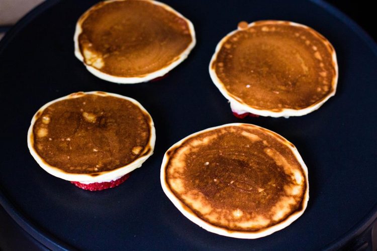 Joghurt-Plätzchen-mit-Erdbeeren-Rezept-03