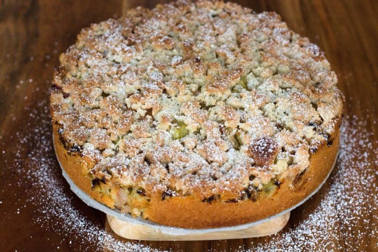 Rhabarberkuchen-mit-Streusel-Rezept-01