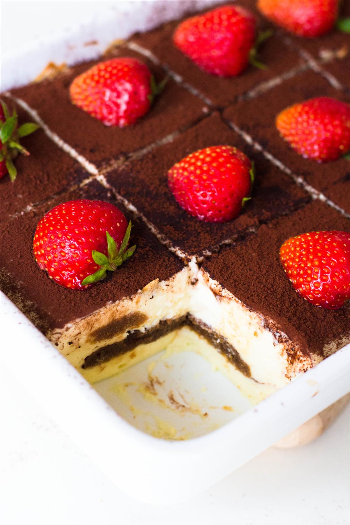 Schneller-Tiramisu-Käsekuchen-mit-Erdbeeren-Rezept-13