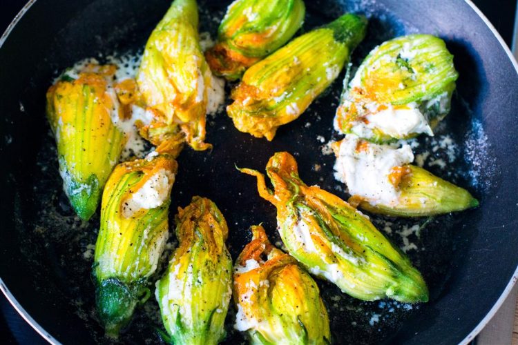 Gefüllte-Zucchiniblüten-mit-Ricotta-Rezept-04