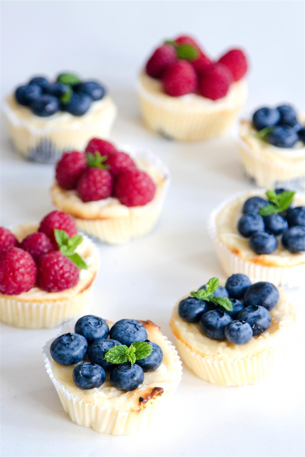 Quarkmuffins-mit-Oreoboden-und-Früchten-Rezept-10