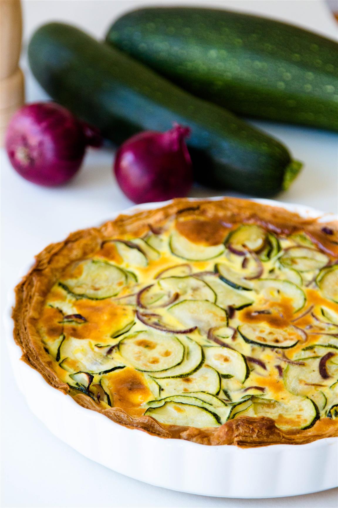 rezept-quiche-mit-zucchini-zwiebeln-ei-creme-fraiche-04-1