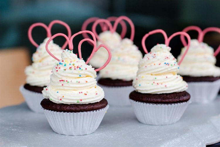 Cupcakes mit Herz zum Valentinstag
