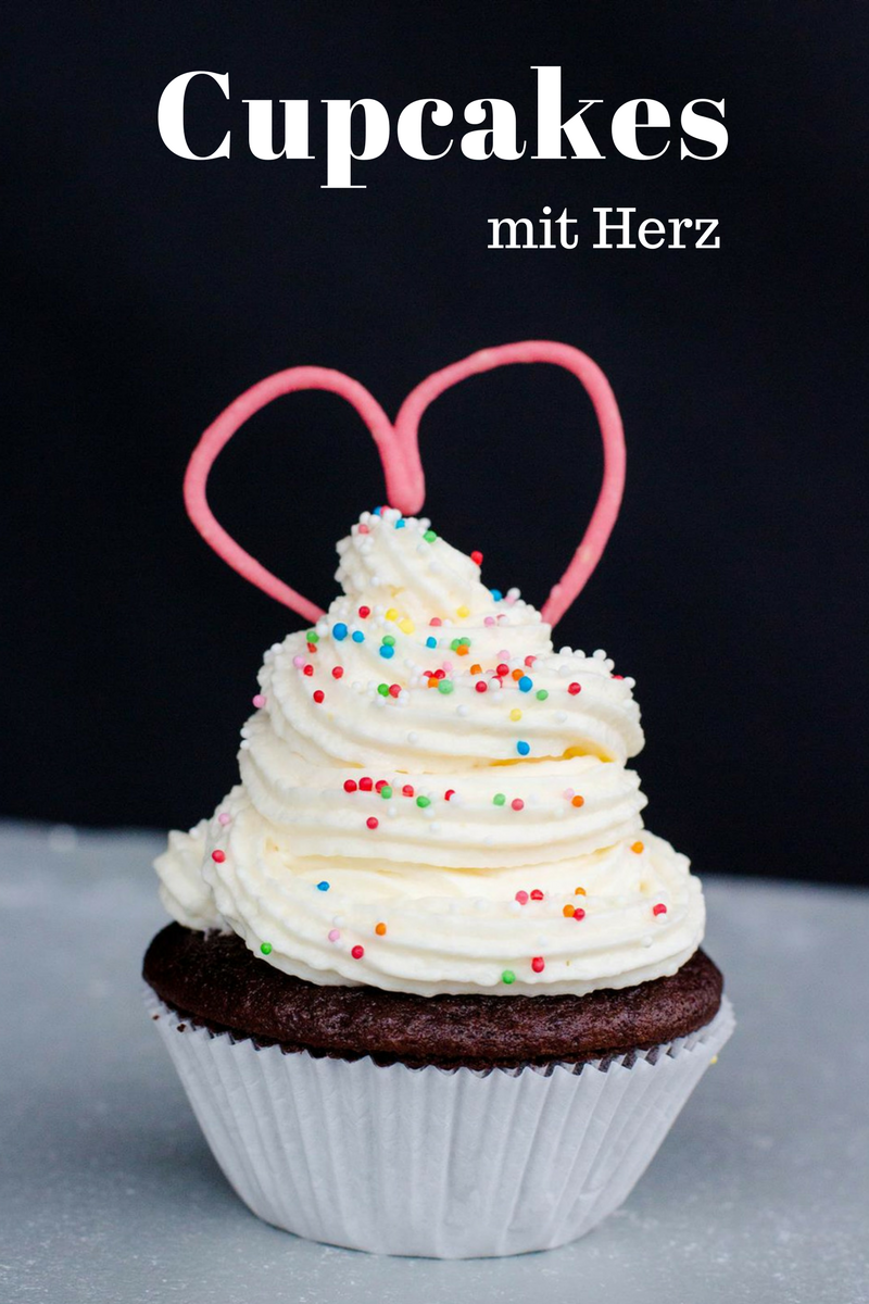 Cupcakes mit Herz zum Valentinstag