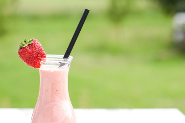 Erdbeer Rhabarber Shake