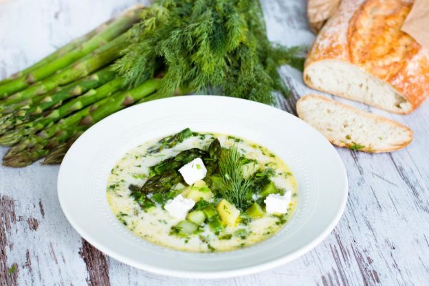Spargelsuppe grüner Spargel