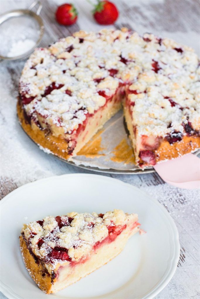 Erdbeerkuchen mit Streusel und Joghurt