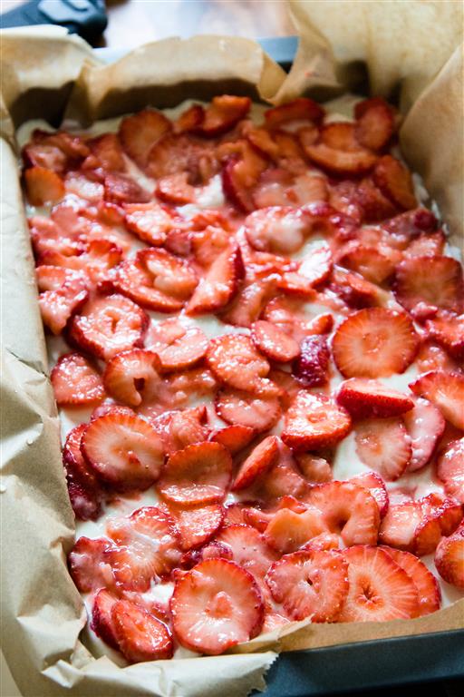 Erdbeer-Quark-Kuchen mit Streusel