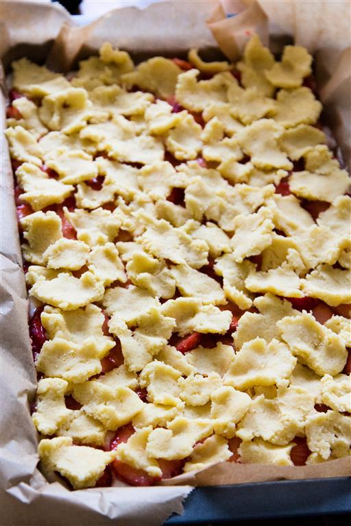 Erdbeer-Quark-Kuchen mit Streusel