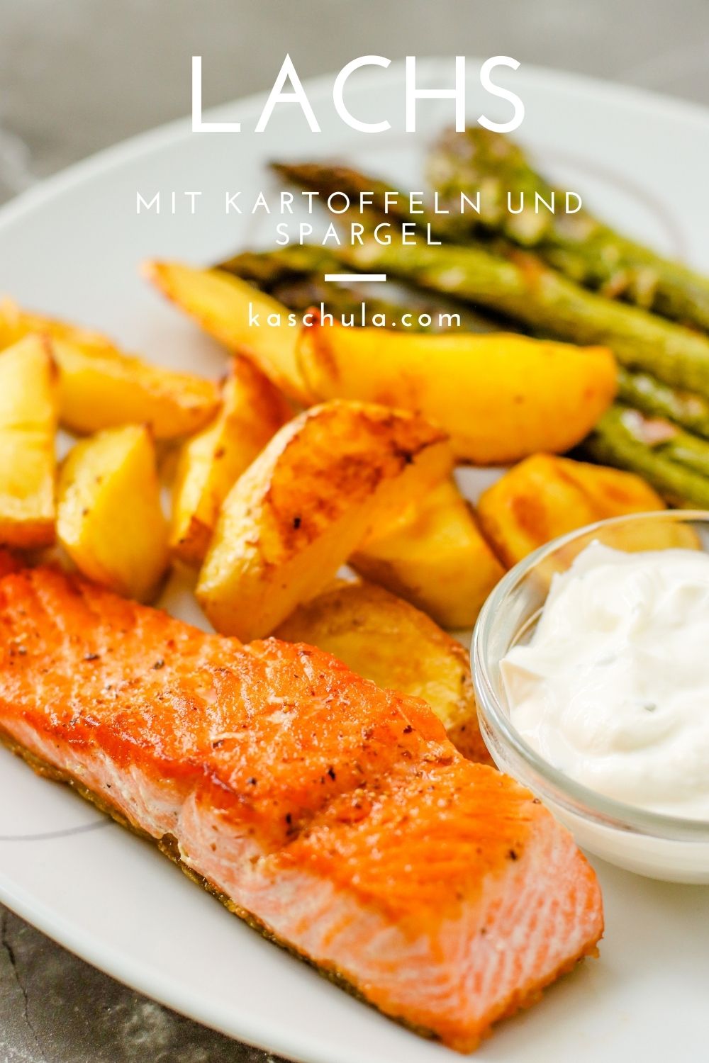 Grüner Spargel mit Lachs und Kartoffelecken